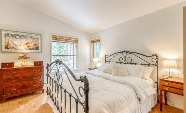 Building Photo - Seasonal McCloud Rental - All Ulitlies Inc...