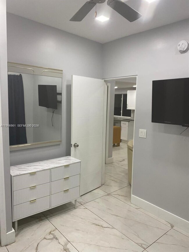 Building Photo - 2242 Polk St