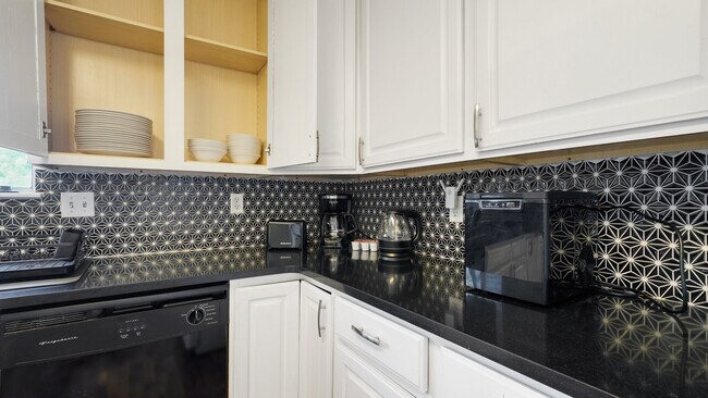 Building Photo - 423 W 1640 S