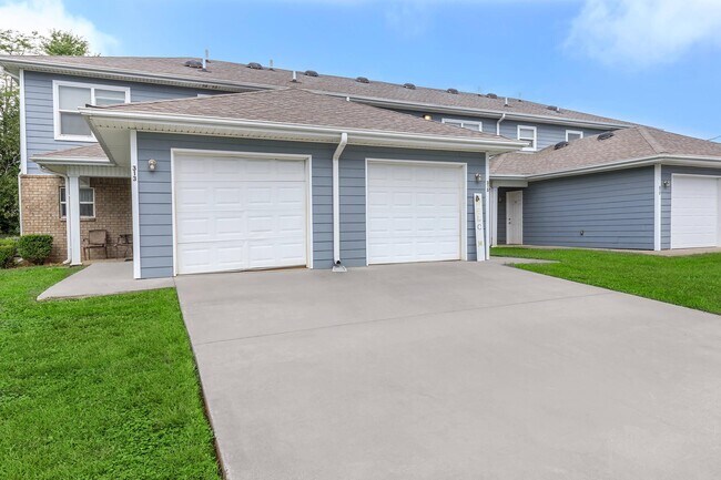 Building Photo - Clarktown Landing