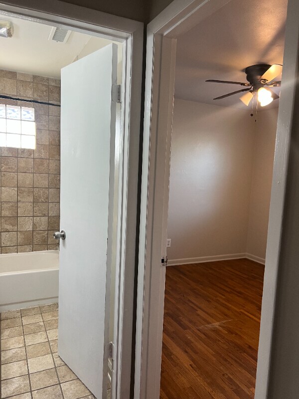 Building Photo - 1312 Hawkins St