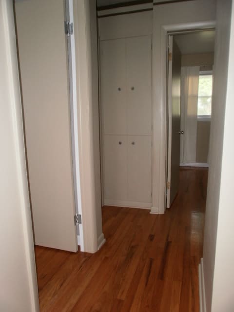Building Photo - 429 Jennison Ave