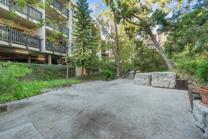 Building Photo - 3113 Raintree Cir