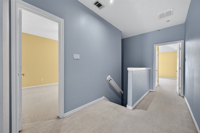 Building Photo - 16 Regency Pt