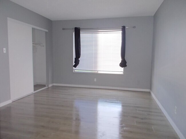 Building Photo - Beautifully Updated 3-Bedroom with an Entertainer’s Backyard