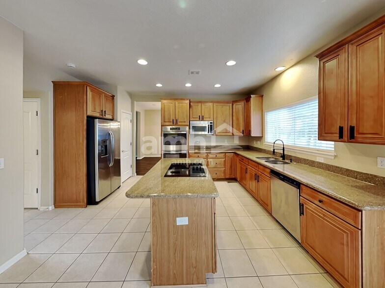 Building Photo - 23559 E Arkansas Pl