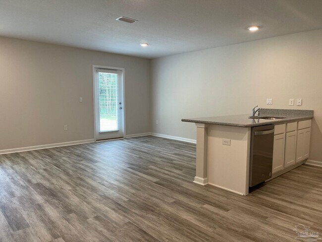 Building Photo - 8665 Pathstone Blvd