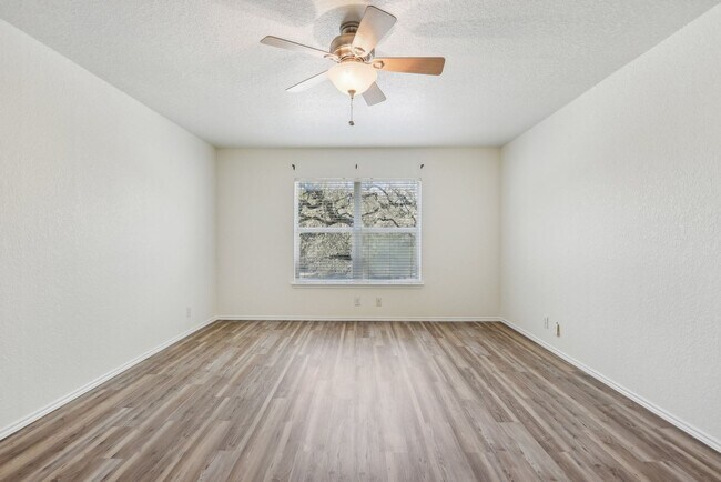 Building Photo - 16216 Ike Ln