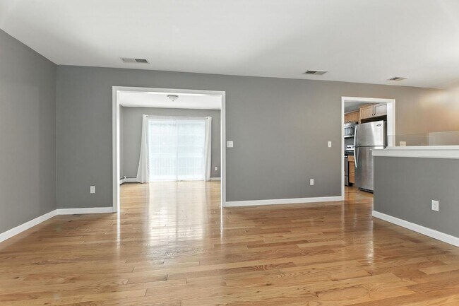 Building Photo - 221 Griffin Rd