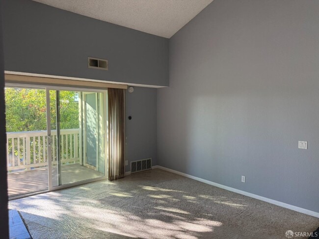 Building Photo - 3660 Knollwood Terrace
