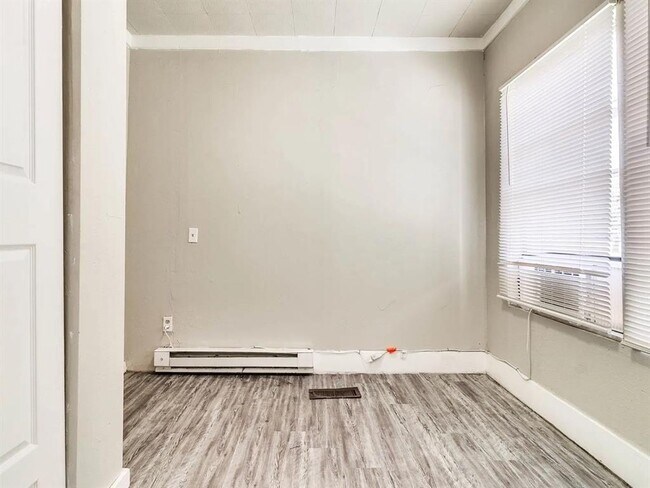 Building Photo - 1740 NW 11th St