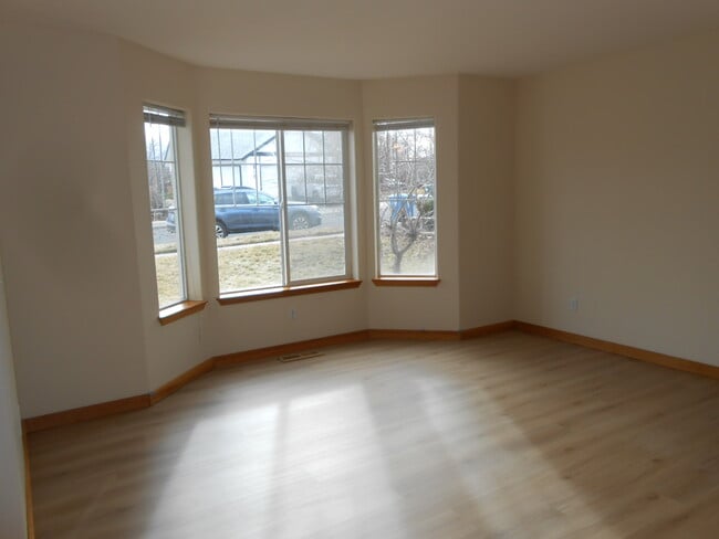 Building Photo - 20946 Lupine Ave