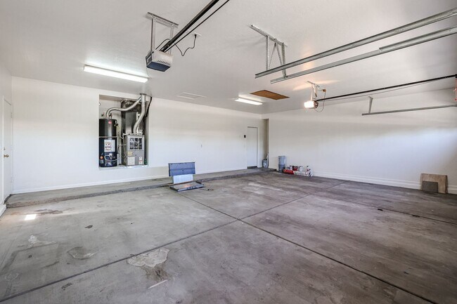 Building Photo - COMING SOON!! INCREDIBLE 5-BEDROOM 3 BATH, ALMOST 4000 SFT IN CORE CHANDLER