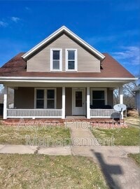 Building Photo - 230 Lewis St