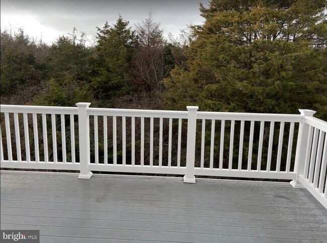 Building Photo - 120 Metcalf Terrace