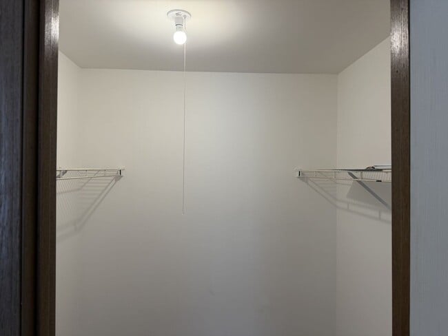 Building Photo - 18083 Vista Dr