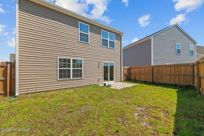 Building Photo - 200 Walton Dr