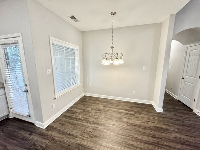 Building Photo - 11 Katie Ln