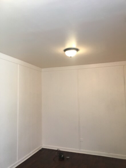 Building Photo - 615 Court St