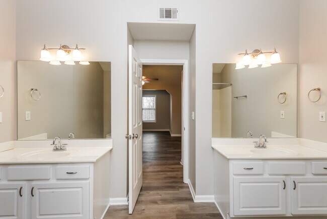 Building Photo - 2662 Rainbow Creek Dr