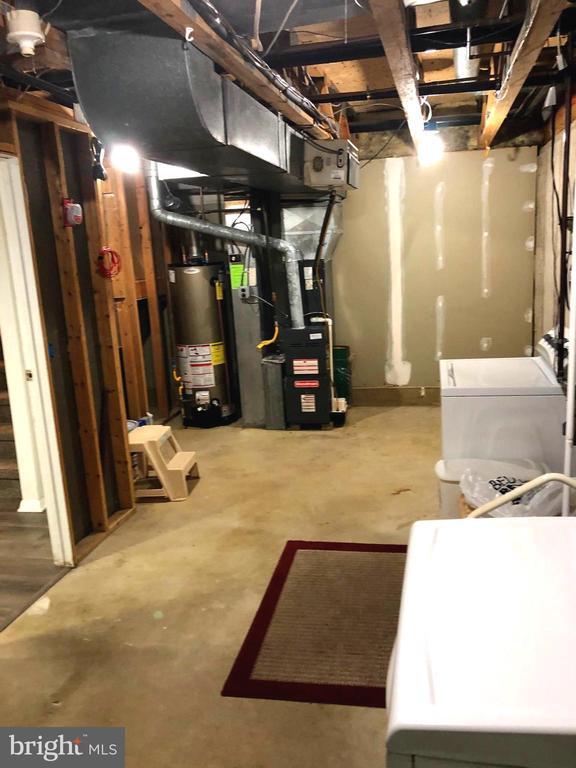 Building Photo - 56 Burgundy Dr