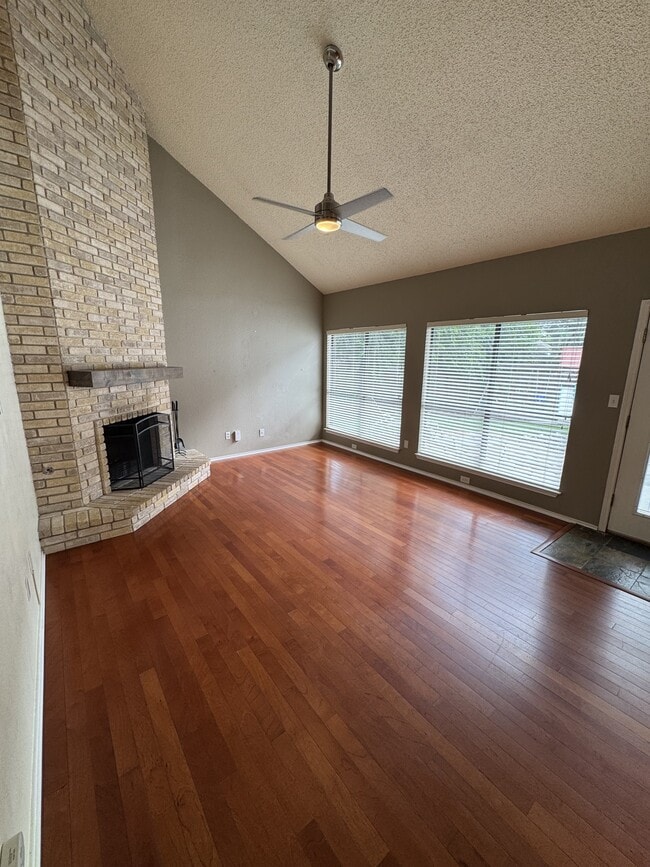 Building Photo - 13815 Stone Hollow