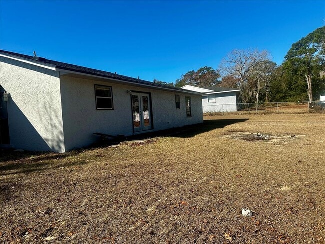 Building Photo - 606 Water Rd