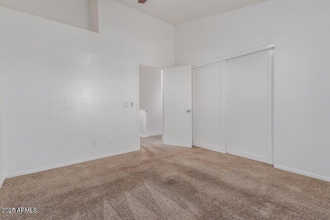 Building Photo - 1600 N Saba St