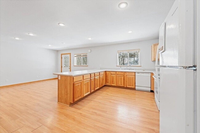 Building Photo - Single Family Home For Rent