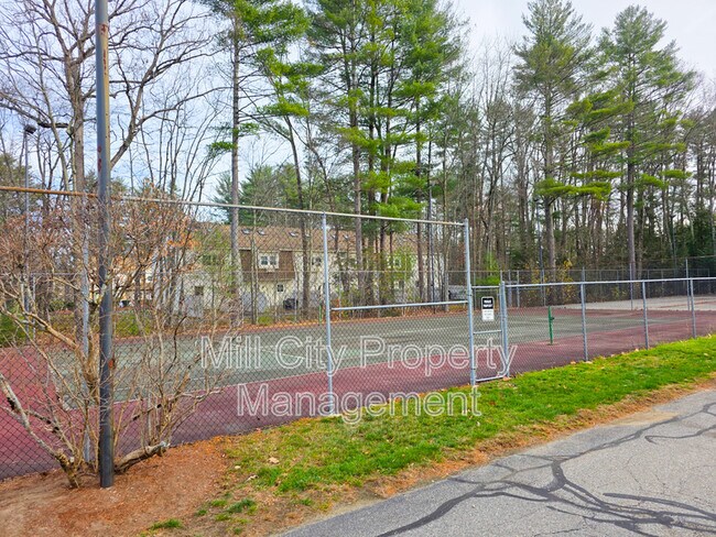 Building Photo - 8 Northbrook Dr