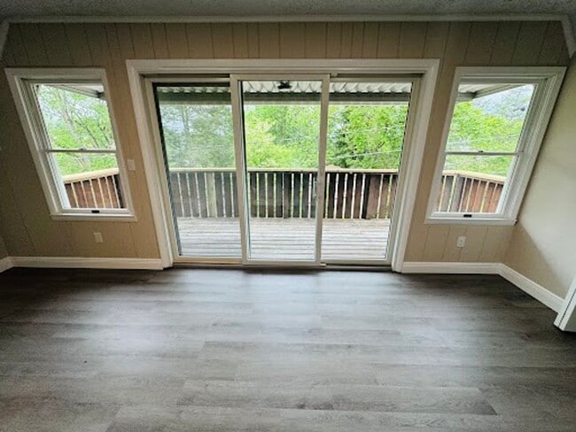 Building Photo - 363 Mansion Ave