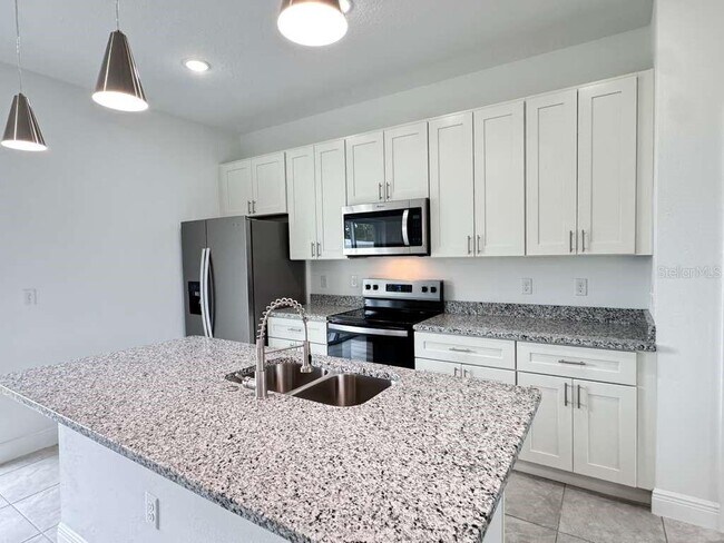 Building Photo - 6142 SW 154th Place Rd