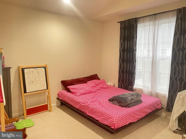 Building Photo - 43010 Paris Gap Square