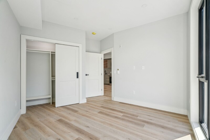 Building Photo - 3748 Lancaster Ave