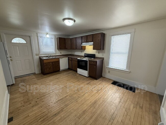 Building Photo - 18 N Fair Oaks Ave