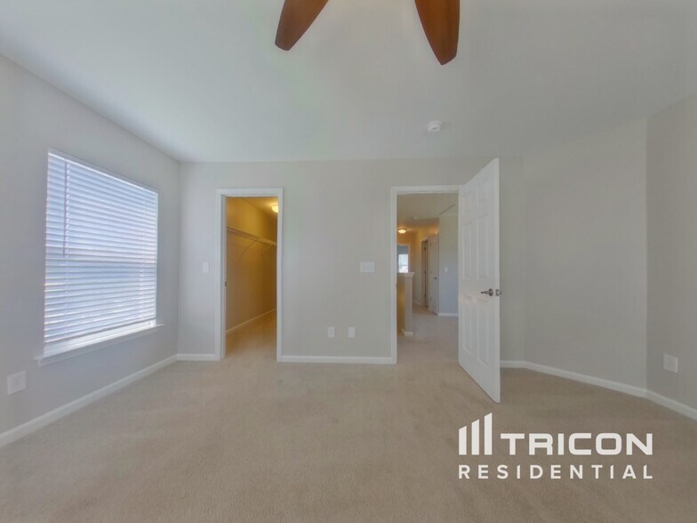 Building Photo - 379 Charter Oak Ct