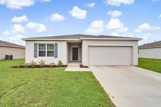 Building Photo - 121 College St