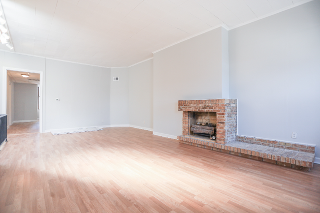 Building Photo - 1580 N Clybourn Ave