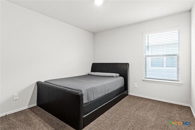 Building Photo - 2341 Aylesbury Dr