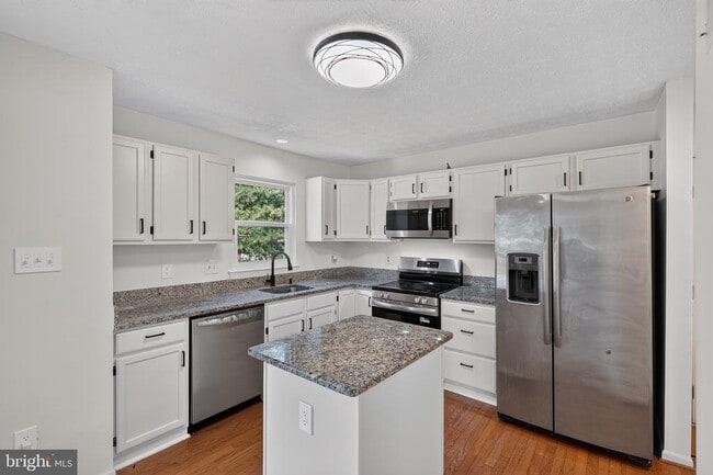 Building Photo - 2377 Tawny Dr