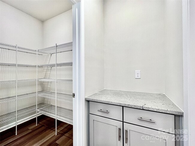 Building Photo - 15022 Camus Ct