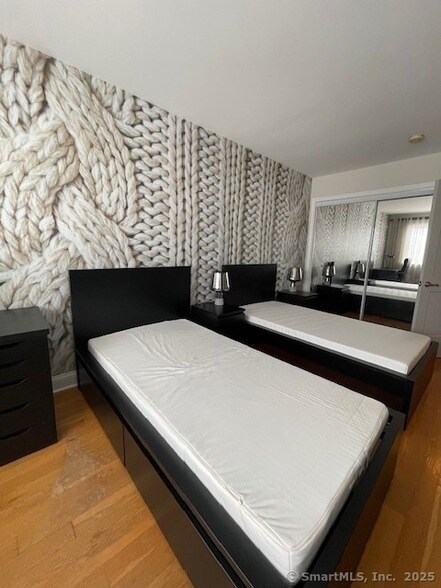 Building Photo - 69 Harbour Close