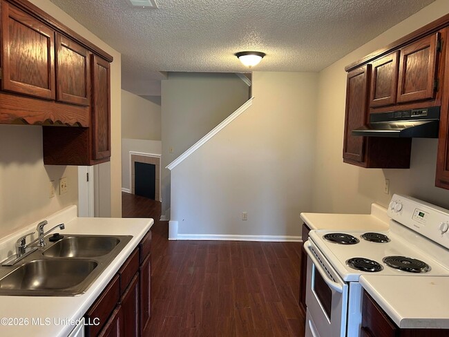 Building Photo - 7311 Madelyn Cove