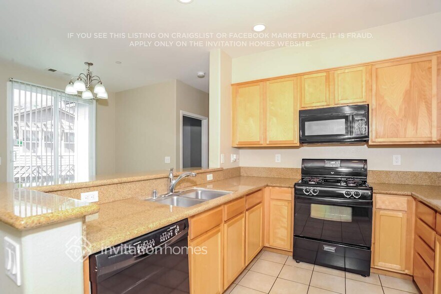 Building Photo - 16730 Nicklaus Dr