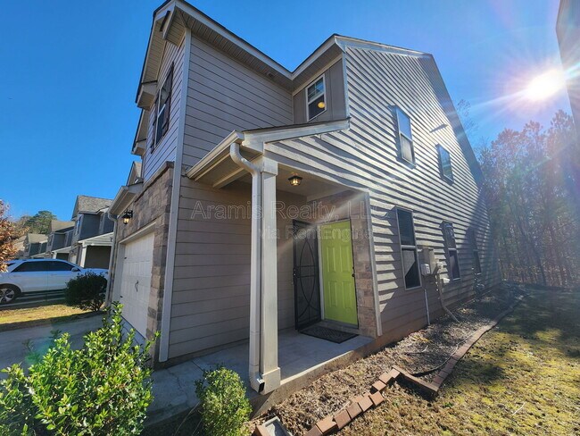 Building Photo - 2385 Capella Cir SW