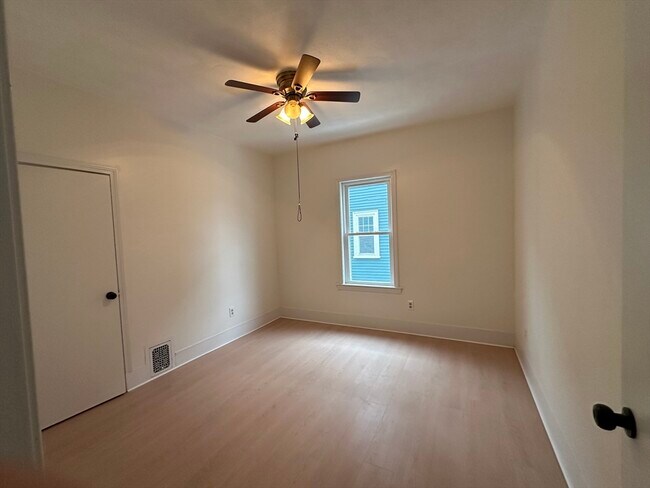 Building Photo - 23 Tower St