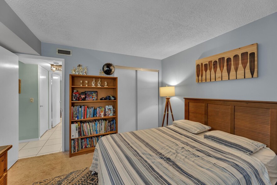 Building Photo - 5650 Camino del Sol