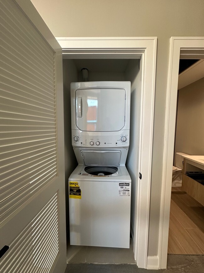 Building Photo - 5912 N Nashotah Ave