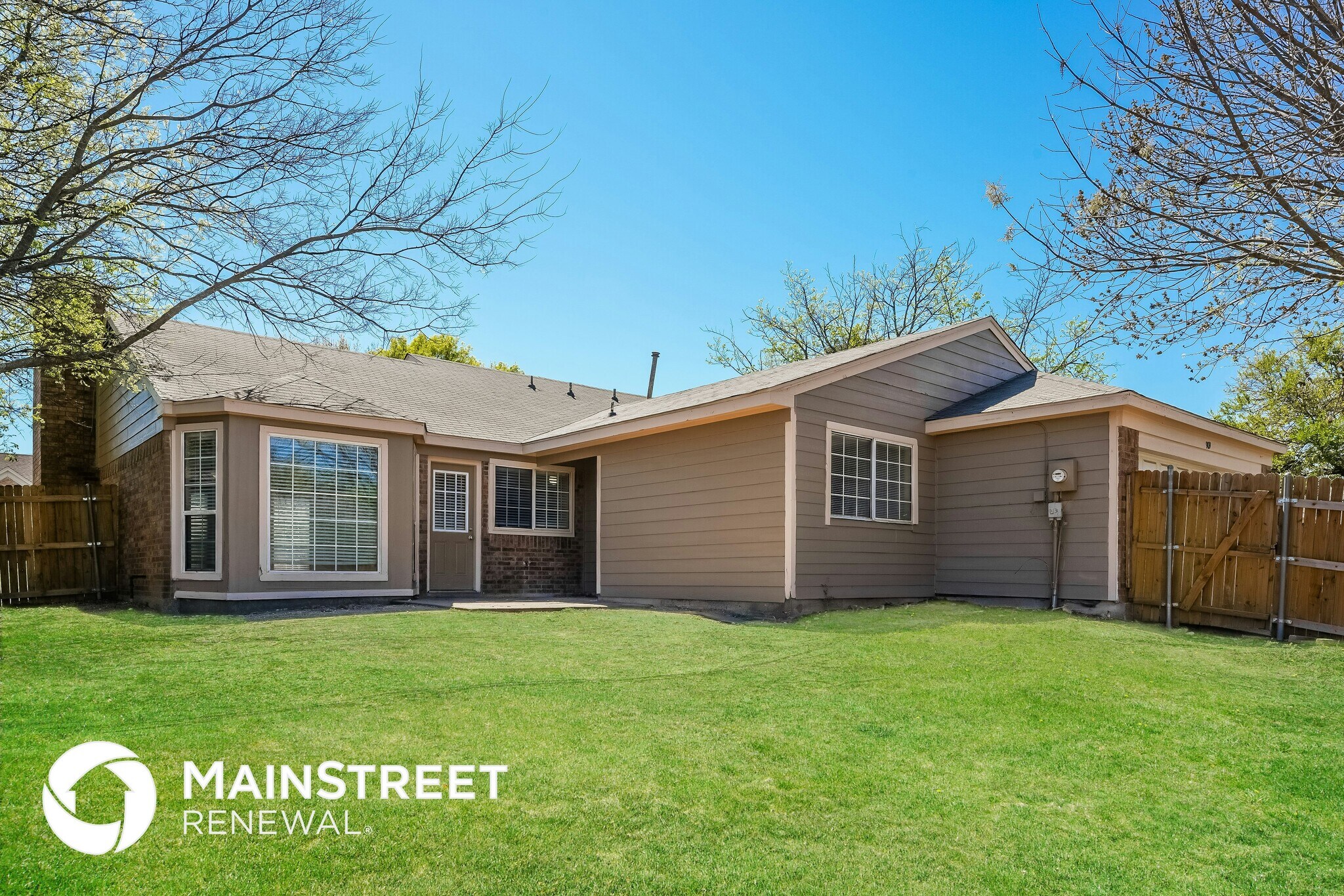 Building Photo - 909 Eagle Dr