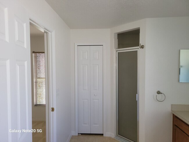 Building Photo - FOR RENT!! CHARMING AND COZY 3 BEDROOM 2 B...